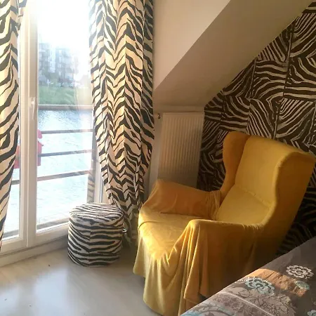 Holiday home Maison Spacieuse, Quartier La Madeleine, Terrasse Et Jardin