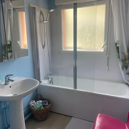 Hébergement de vacances Maison De 4 A Avec Magnifique Vue Sur Le Jardin Clos Et Wifi