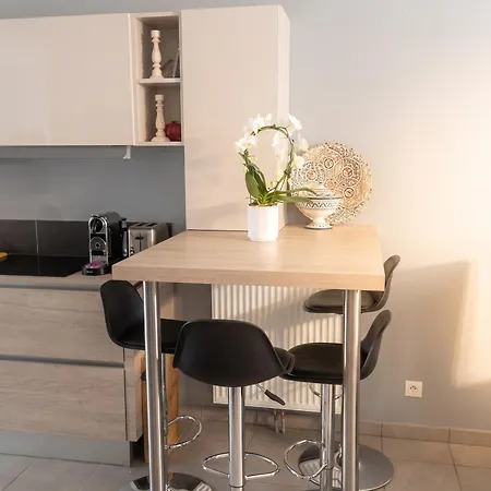 Σπίτι διακοπών Maison Spacieuse, Quartier La Madeleine, Terrasse Et Jardin *
