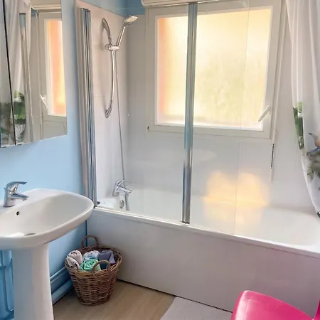 Maison De 4 A Avec Magnifique Vue Sur Le Jardin Clos Et Wifi Hébergement de vacances *